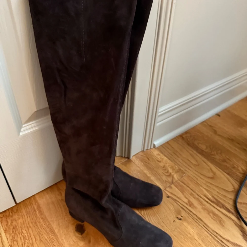 L'autre Chose suede over the knee square toe boot